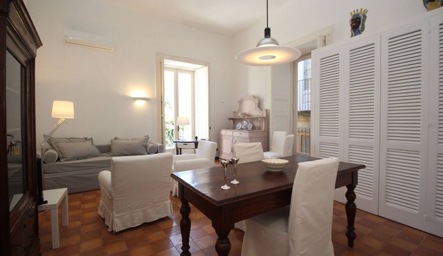 Elegant one bedroom apartment in the center of Tropea