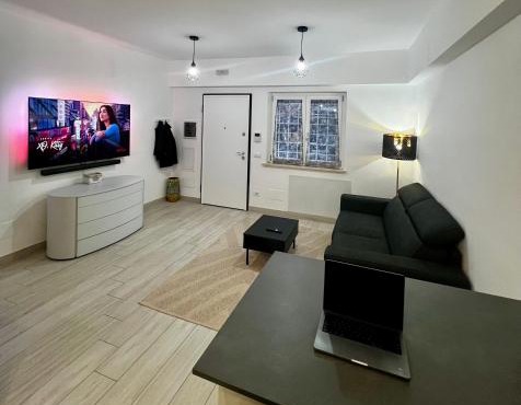 Elegant & Spacious 2BR 2BA Unit with Private Patio