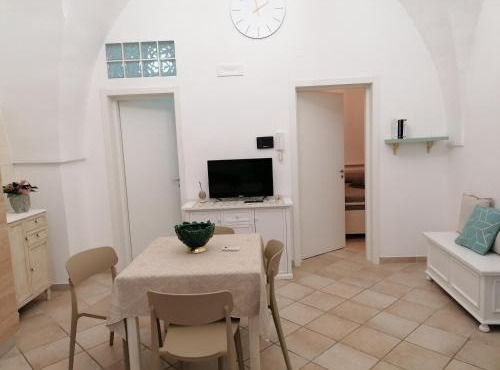 ELISEA HOUSE MARIO PAGANO