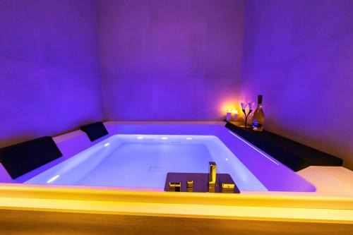 Elite Accommodations & Hydromassage Pool