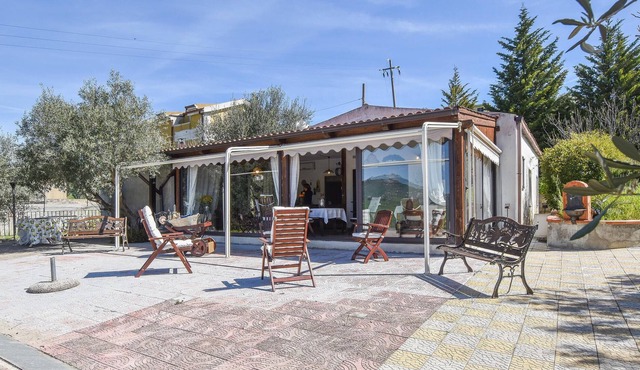 Fabulous vacation idyll in the green countryside of Sicily.