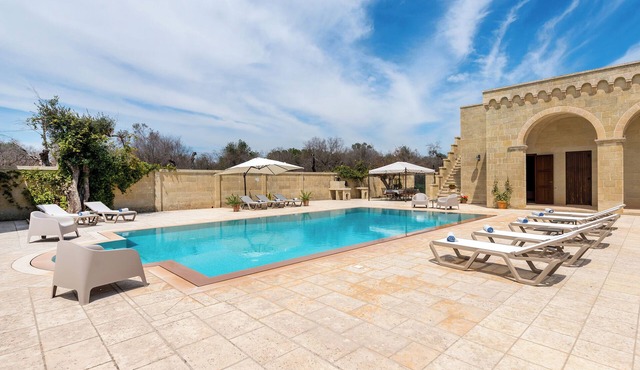 Family Villa with pool in Salento