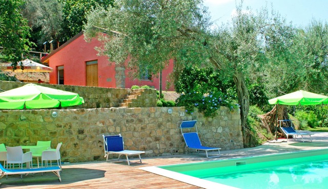 Farm holidays with pool in Sicily, among the Nebrodi's park and close to the sea