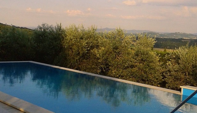 Farmhouse in the Tuscan countryside, swimming pool. Hot springs, art cities, Etruscan archaeology