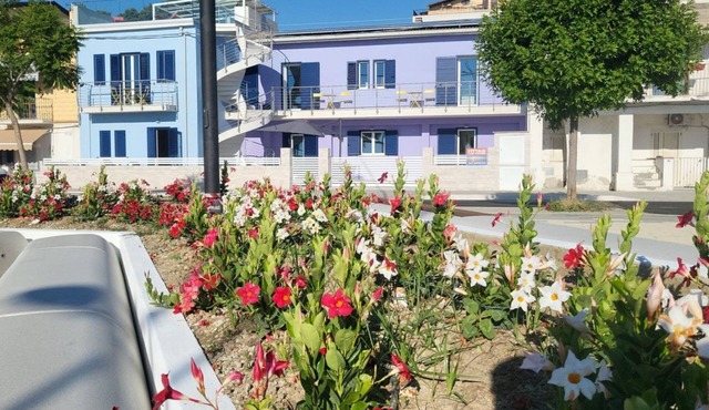 Fronte mare Alba chiara - piano terra sx