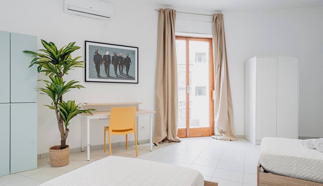 Gerone Room 5 with Wi-Fi