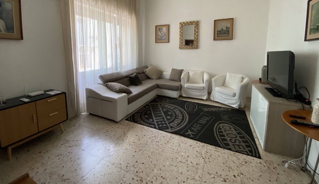 GOLDEN HOUSE APARTMENT - CENTER