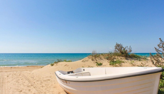 Gorgeous apartment in Palmi with WiFi