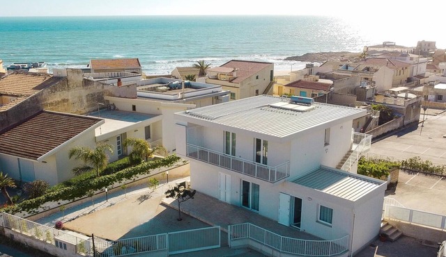 Gorgeous apartment in Cava D'Aliga with WiFi