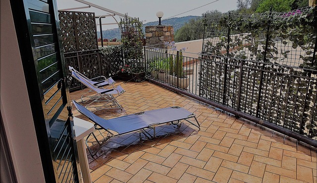 Gorgeous apartment with large sea view terrace