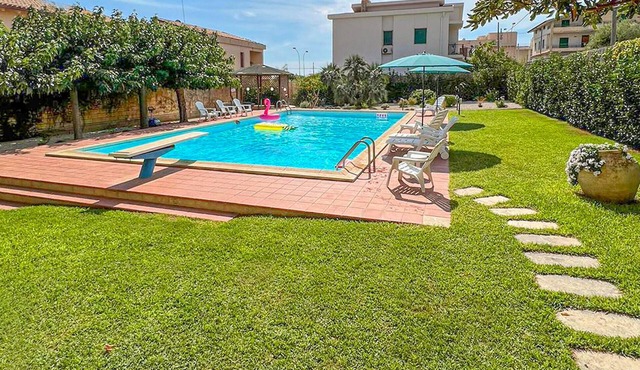 Gorgeous home in Sampieri with private swimming pool, can be inside or outside