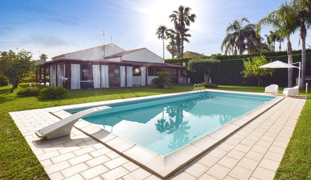 Gorgeous home in Scicli with private swimming pool, can be inside or outside