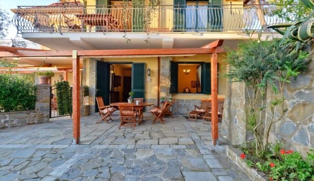 Gremigna Apartment with private patio, near the garden and the swimming pool