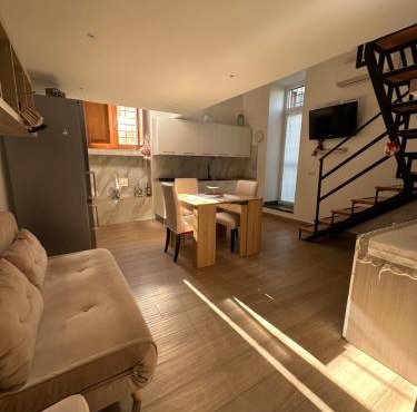 Gradevole studio in corte