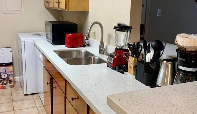 Ground level 2/2 Apt in Clear Lake Webster near NASA Kemah NEWLY RENOVATED in Webster