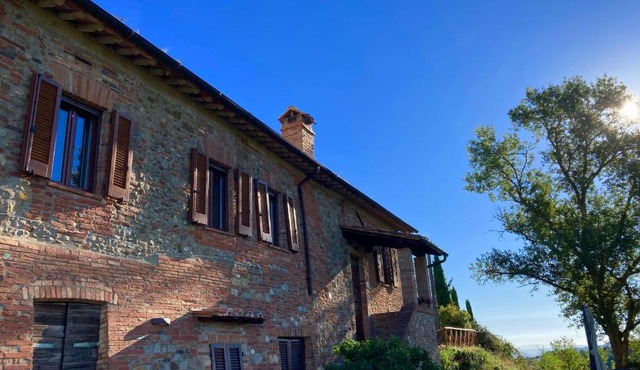 Grove Cottage: Immersed in nature & close to town