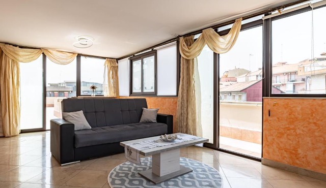 GuestHost - Apartment with Terrace in Aci Catena
