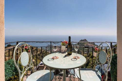 GuestHost - ViDa Home - Panoramic View Apartment