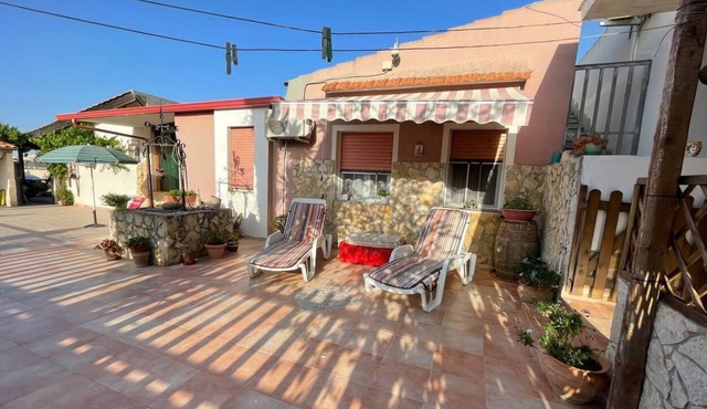 (Holiday Apartment) Villa Tanasi just 50 meters from the sea!