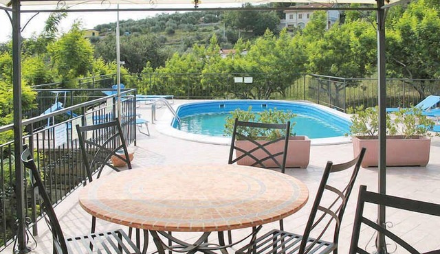 Holiday apartment with air conditioning, internet and pool