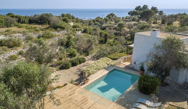 Holiday cottage with sea view and private pool