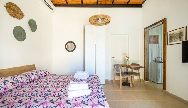 Holiday Home 'Ponente' with Shared Terrace, Wi-Fi and Air Conditioning