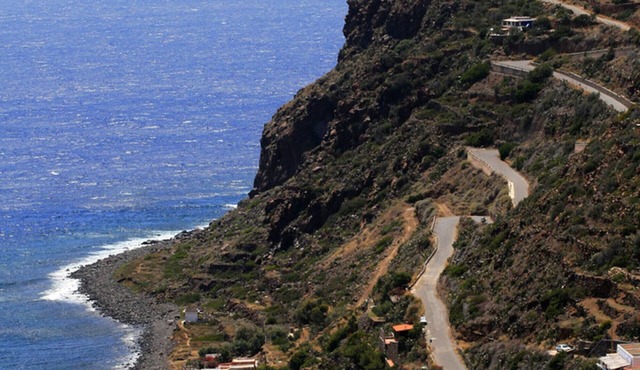 Holiday Home 'Bilocale Libeccio' with Sea View, Private Terrace and Air Conditioning