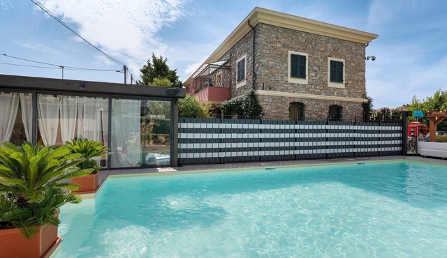 Holiday Home 'Casa Margherita' with Shared Pool, Wi-Fi and Air Conditioning