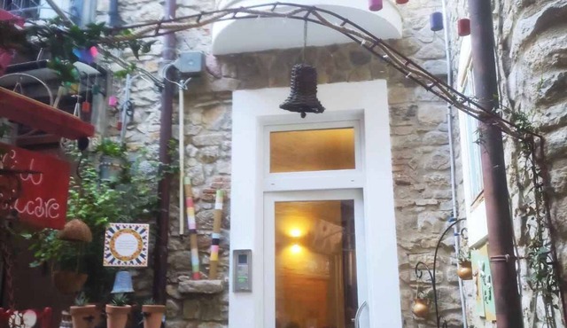 Holiday home just a stone's throw from the castle