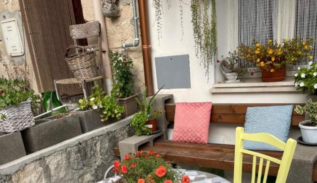 Holiday Home 'La Casetta' with Sea View, Wi-Fi and Air Conditioning