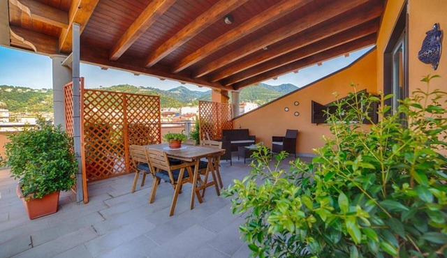 Holiday Home "Mansarda da Dani" with Sea View, Covered Terrace & Wi-Fi