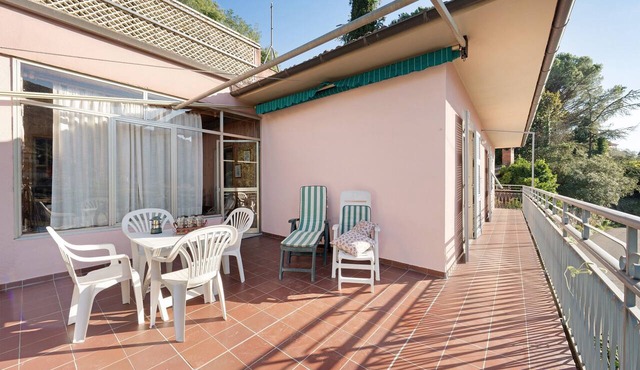 Holiday Home 'Roses House' with Mountain View, Wi-Fi and Air Conditioning