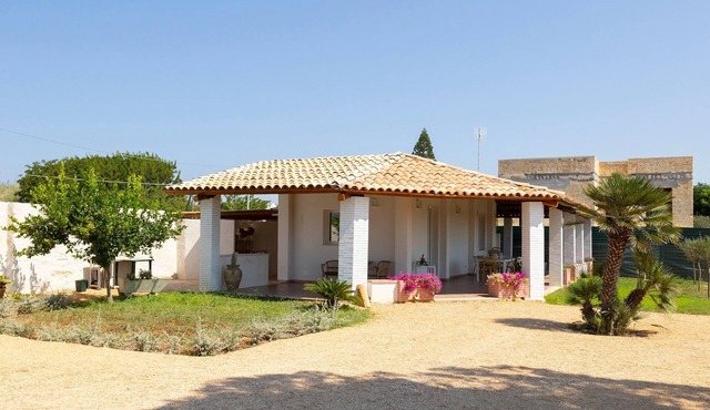 Holiday Home 'Suite La Barracca' with Sea View, Wi-Fi and Air Conditioning