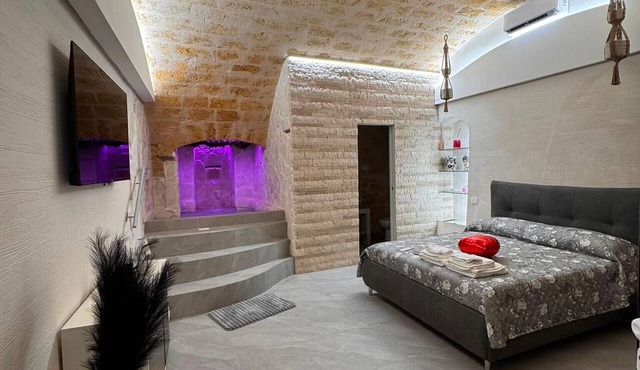 Holiday Home 'Twins Luxury Suite' with Wi-Fi and Air Conditioning