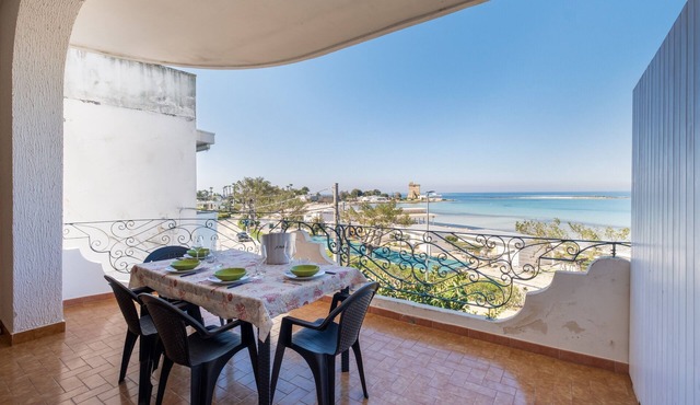 Holiday Home 'Villa Gaudì - Güell' with Sea View, Wi-Fi and Air Conditioning