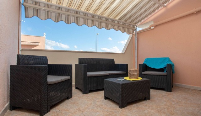Holiday house for rent with terrace (TL66B) in Torre Lapillo