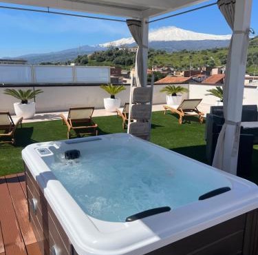 Holiday house ice honey