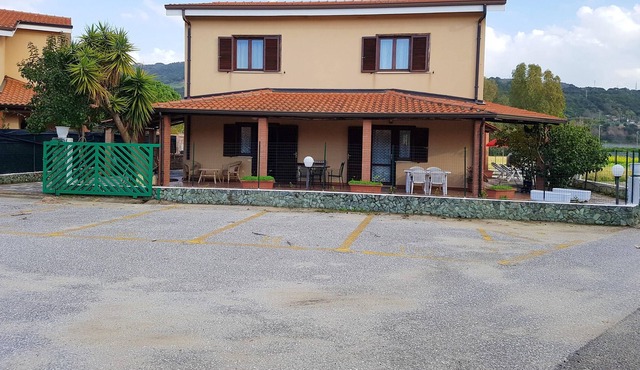 Homerez - 200 m away from the beach! Appartement for 4 ppl. at Pizzo Calabro