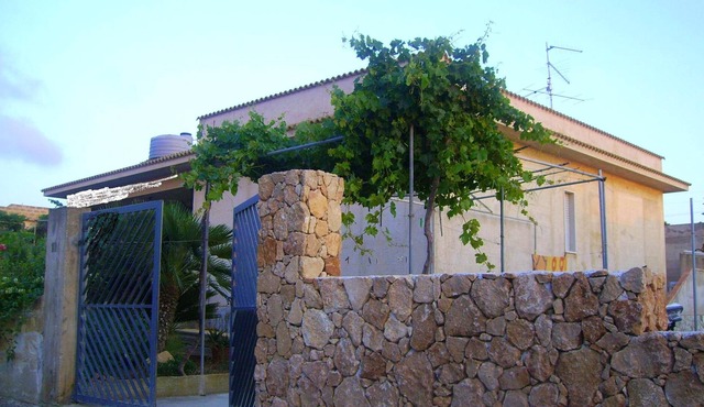 Homerez - 40 m away from the beach! House for 4 ppl. with terrace at Custonaci