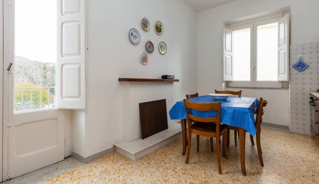 Homerez - Appartement 12 km away from the beach for 9 ppl. with garden at Ceraso