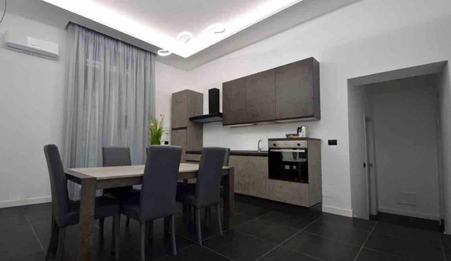 Homerez - Appartement 5 km away from the beach for 6 ppl. with balcony at Napoli