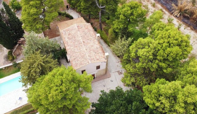 Homerez - Elegant Villa in Trapani, Sicily with Pool