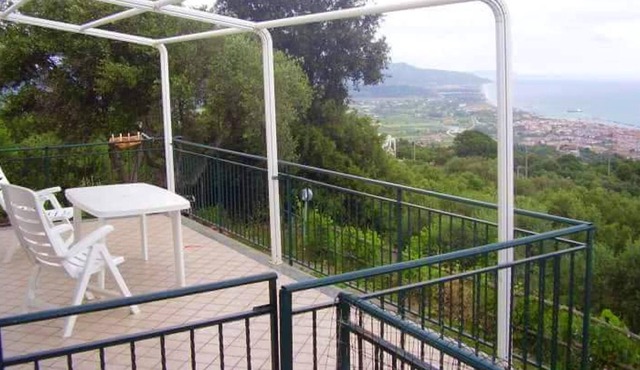 Homerez - House 6 km away from the beach for 4 ppl. with garden at Casal Velino