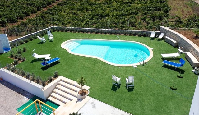 Homerez - Villa 4 km away from the beach for 14 ppl. with shared pool at Alcamo