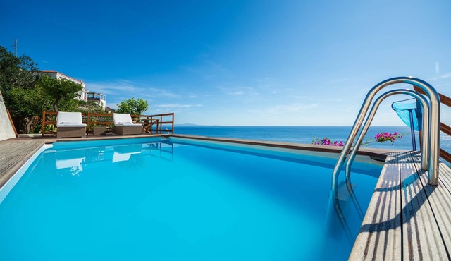 Homerez - Villa for 8 ppl. with swimming-pool, jacuzzi and sea view at Maiori