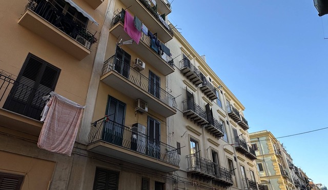 HOUSE CENTER IN PALERMO 5 MINUTES FROM POLITEAMA THEATER