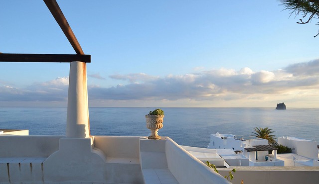 Houses in Stromboli for 15 people, in quiet and sheltered area