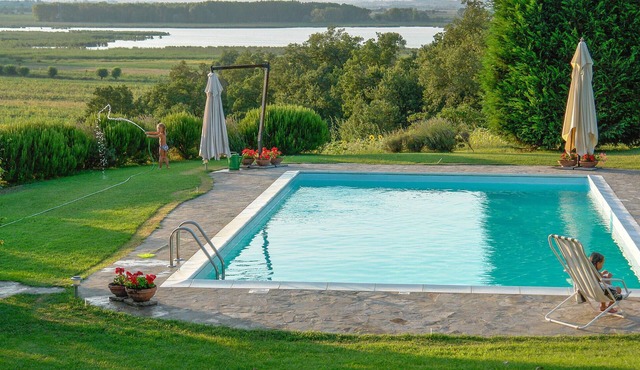 Huge estate on Lago Montepulciano.