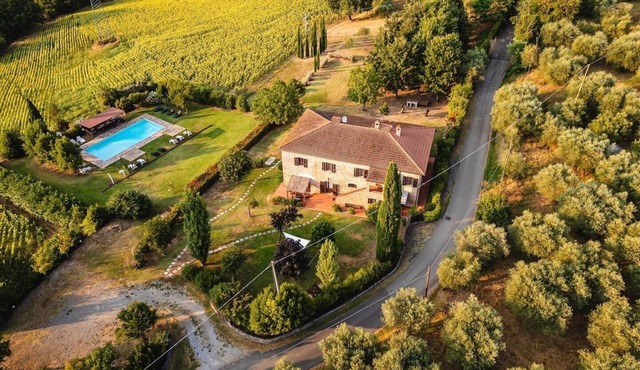 Ideal villa for 16 people!