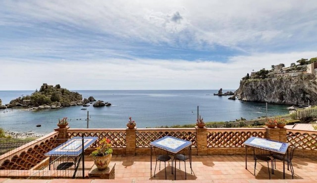 Il Pescatore Elegant Apartment with Stunning Bay Views at Isola Bella, Taormina